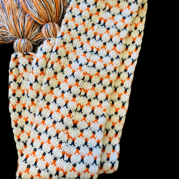 NFL The Bears Woven Tassel Scarf - Picture 2 of 8